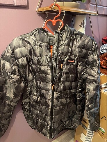 Hummel kamuflaj detaylı mont