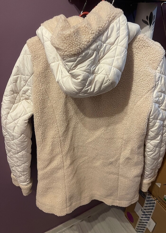 Koton kolları saten beden yüzeyi peluş düğmeleri deri kalp detay - Görsel 2