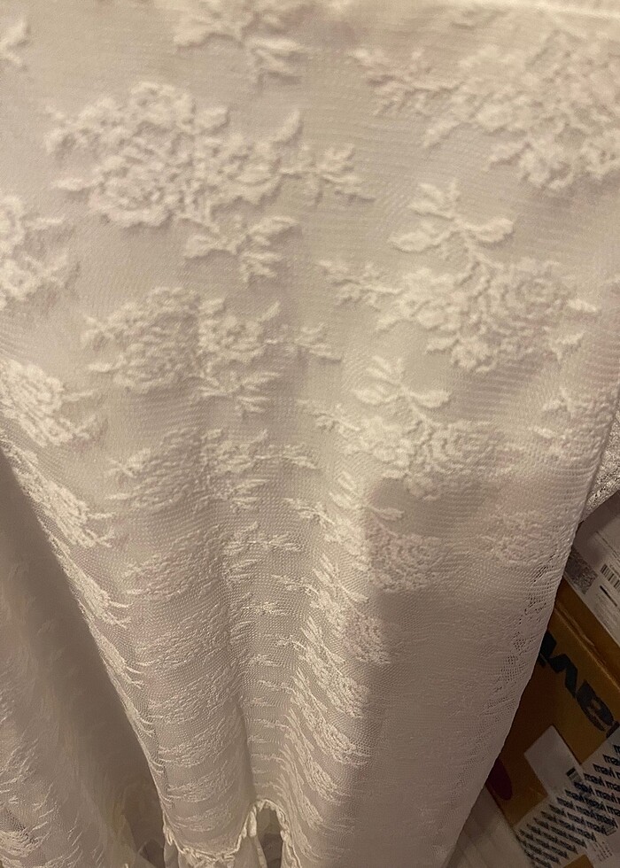 Rodi mod beyaz dantel güpür detaylı içi astarlı şık elbise - Görsel 4