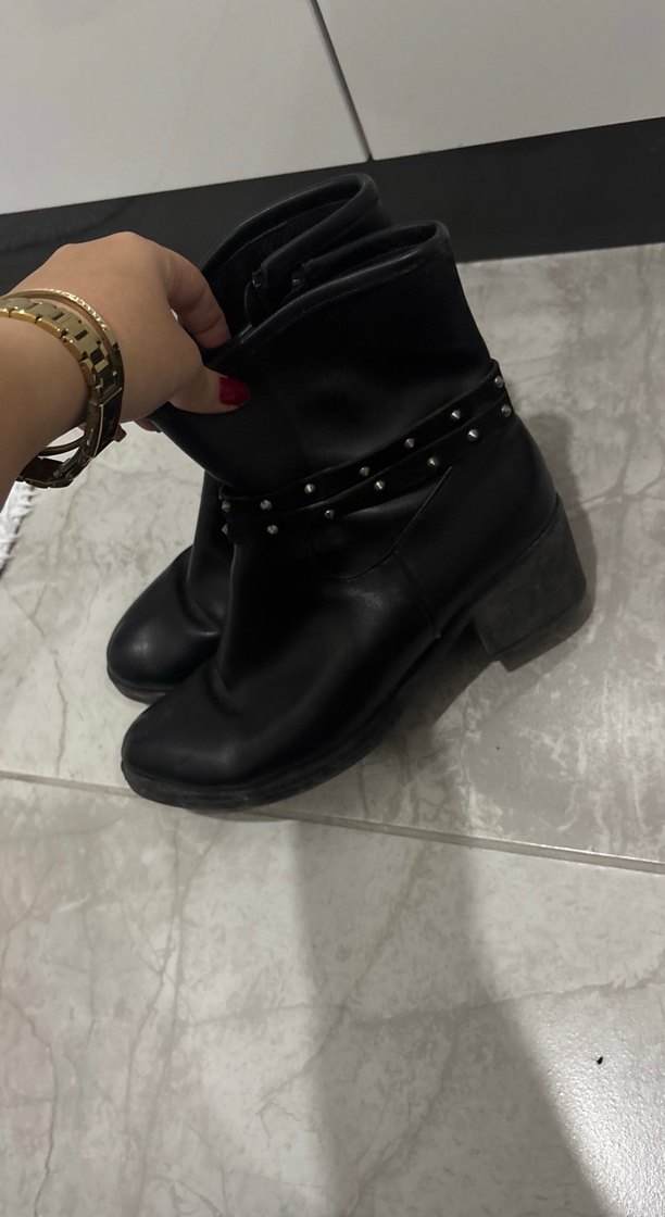 Siyah Deri Tokalı Blok Topuklu Kadın Bot - Görsel 2