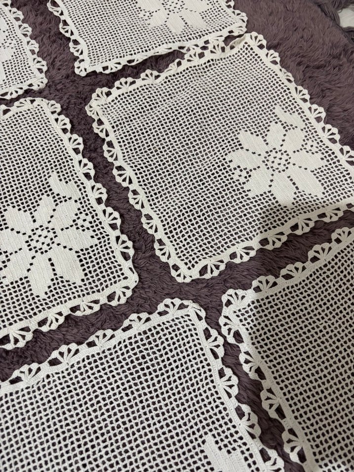 Kare Motifli Beyaz El Örgüsü Dantel Peçete - Görsel 3