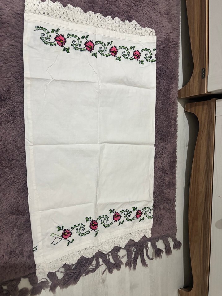 Nakışlı Beyaz yastık kılıfı - Görsel 5