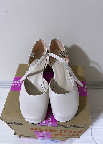 Klasik Tokalı bej ayakkabı - Görsel 3