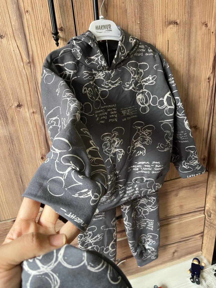 Kapüşonlu Gri Erkek Çocuk Baskılı Eşofman Takımı - Görsel 4