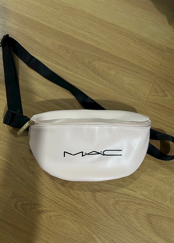 mac bel çantası