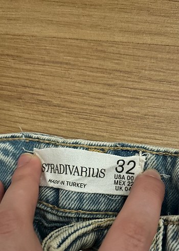 Stradivarius Mini Denim Şort - Görsel 2