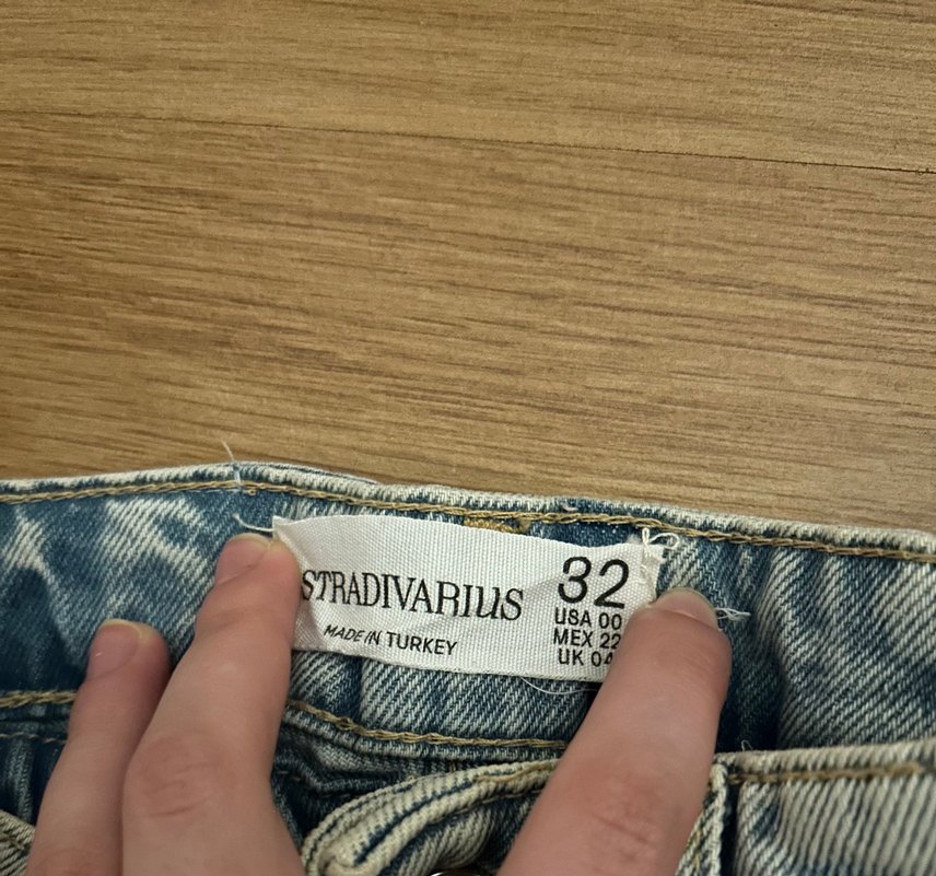 Stradivarius Mini Denim Şort - Görsel 2
