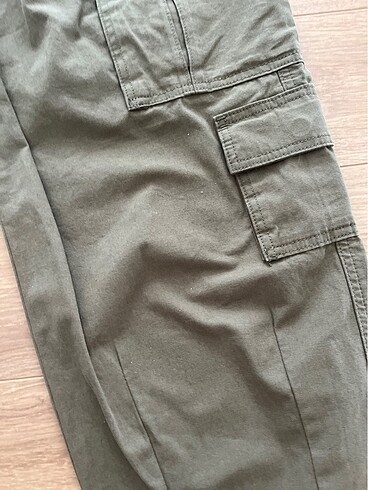 Zara zara pantolon asker rengi