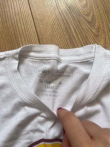 m Beden hard rock tshirt