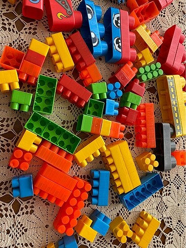 74 parça iri ufaklı Lego