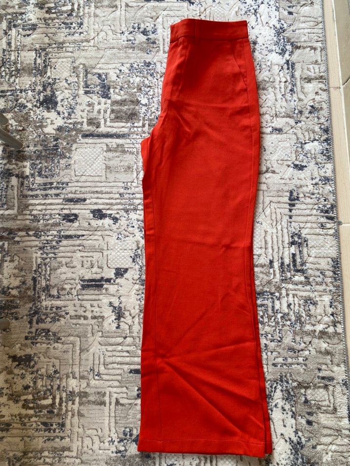 Parlak Kırmızı Pantolon - Görsel 2