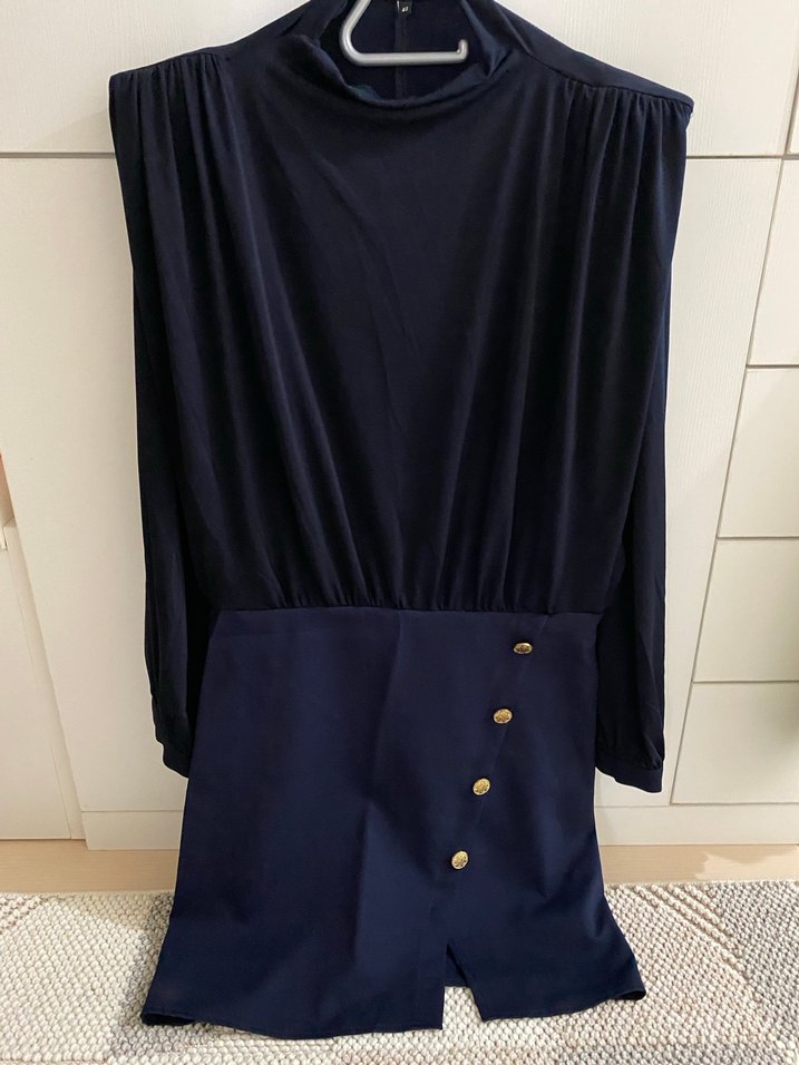 Düğmeli Vatkalı Elbise - Görsel 2