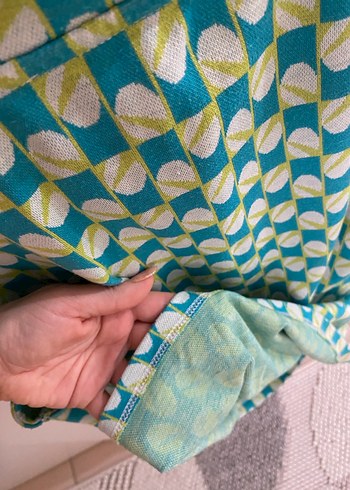 Turkuaz-Yeşil Desenli  Bluz - Görsel 5
