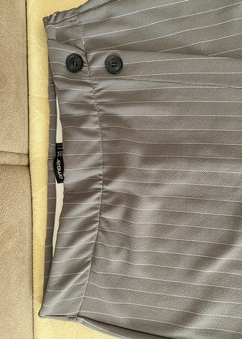 Düğmeli Gri Mini Şort Etek - Görsel 3