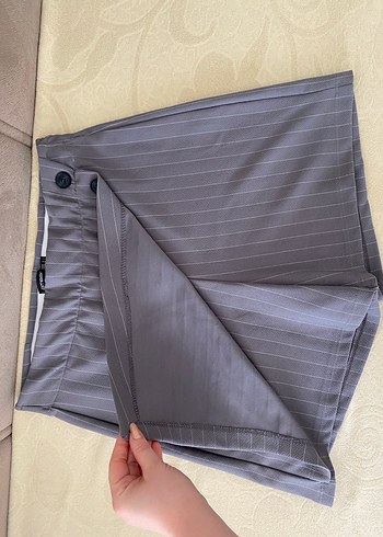 Düğmeli Gri Mini Şort Etek - Görsel 5