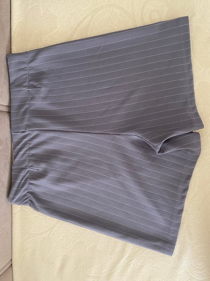 Düğmeli Gri Mini Şort Etek - Görsel 2