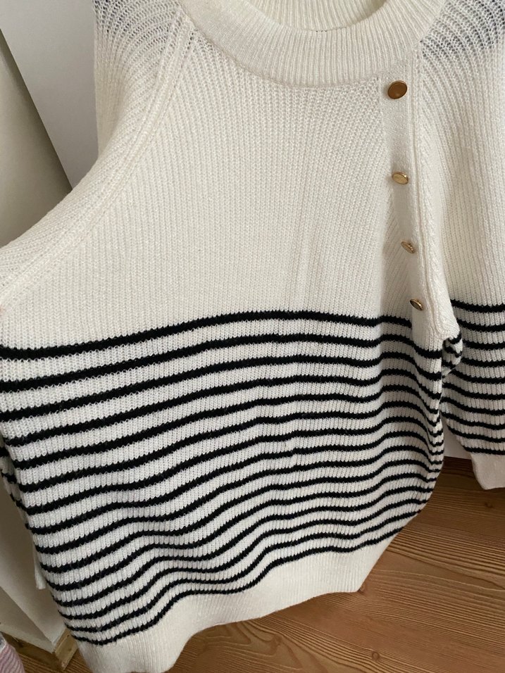 Çizgili Beyaz Triko elbise - Görsel 5