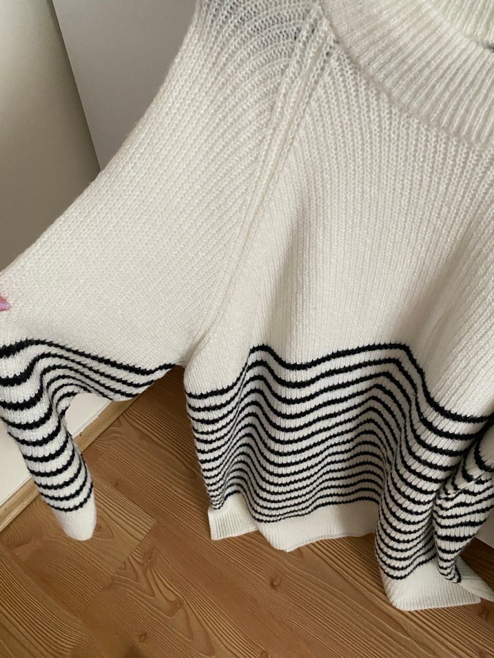 Çizgili Beyaz Triko elbise - Görsel 4