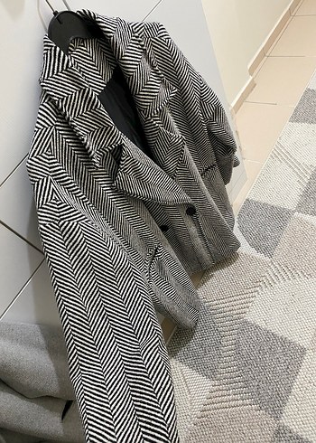 Zebra Desenli Kadın Kaban - Görsel 7