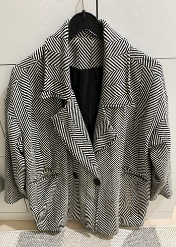 Zebra Desenli Kadın Kaban - Görsel 3