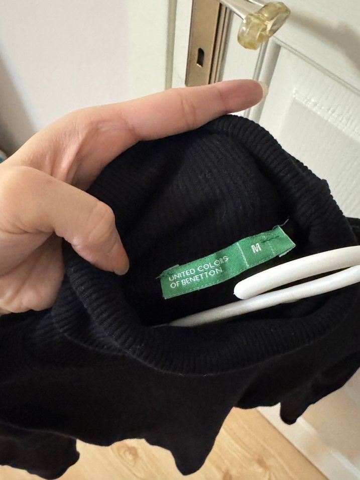 Benetton Siyah Boğazlı Kazak - Görsel 3