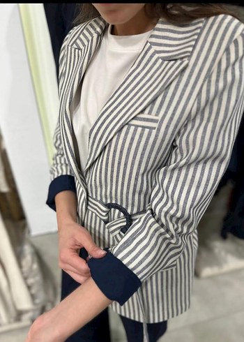 m Beden beyaz Renk Çizgili Kemerli Kadın Blazer Ceket