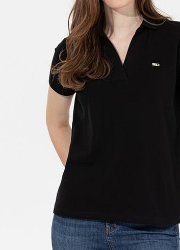 Siyah polo v yaka t-shirt 
