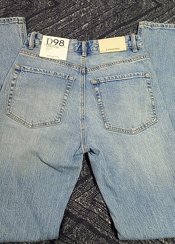 34 Beden mavi Renk Stradivarius D98 Jean 