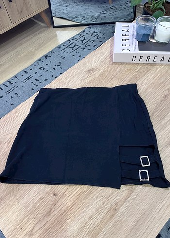Kadın Siyah Kemerli Mini Etek