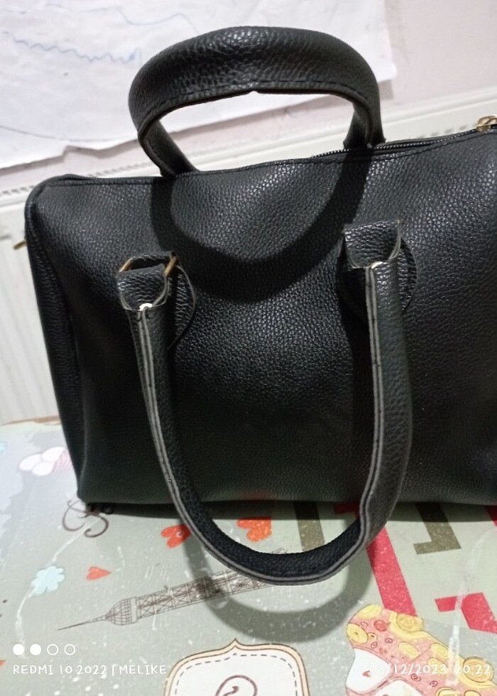 siyah çanta - Görsel 2