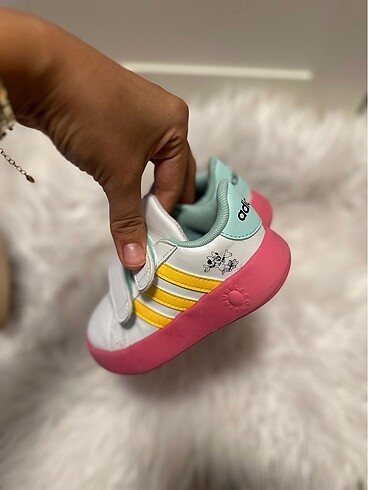 Adidas kız çocuk spor ayakkabı