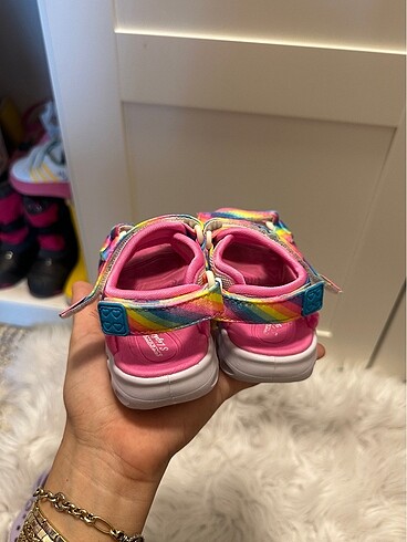 24 Beden çeşitli Renk Skechers sandalet
