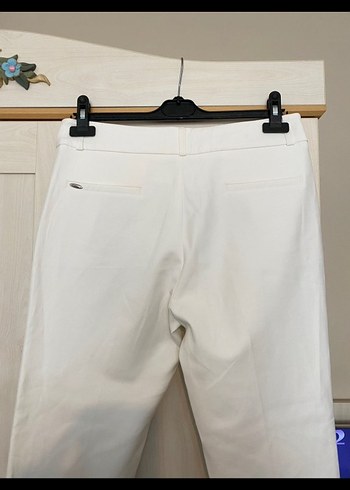 Beyaz Midi Kumaş Pantolon, Kemerli, Regular Fit - Görsel 4