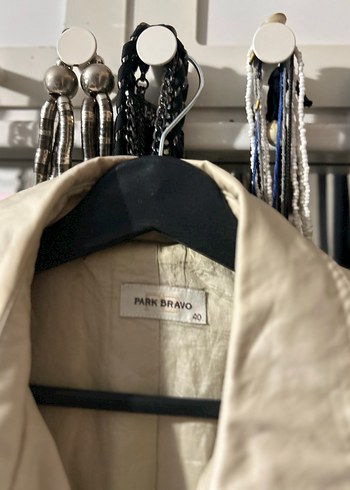 Bej Kemerli Uzun Kadın Trençkot - Görsel 2