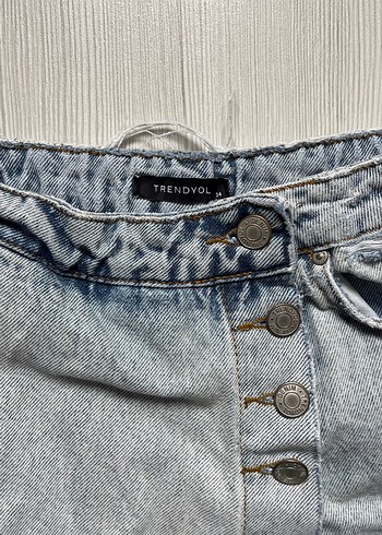 Düğmeli Gri Kadın Mini Kot Şort - Görsel 3