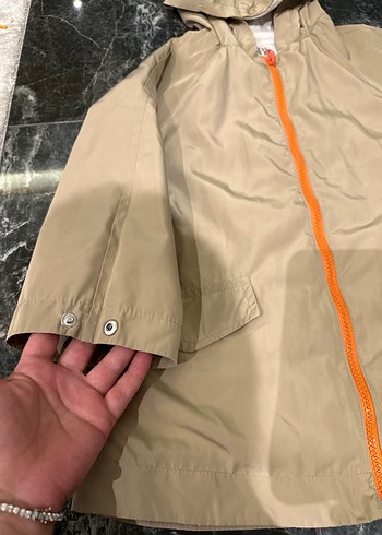 Zara Kapüşonlu Kız Çocuk Bej Yağmurluk - Görsel 2