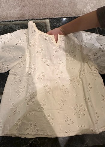 Kısa Kollu Nakışlı Beyaz Bohem Bluz - Görsel 3