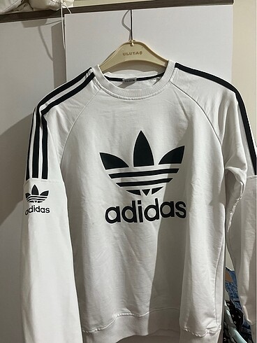 Adidas üst