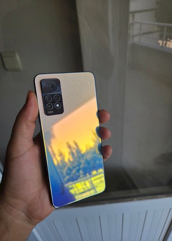 Parlak Çok Renkli Android Telefon