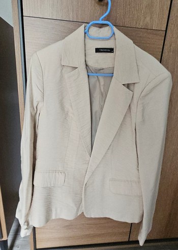 Bej Düğmeli Kadın Blazer Ceket