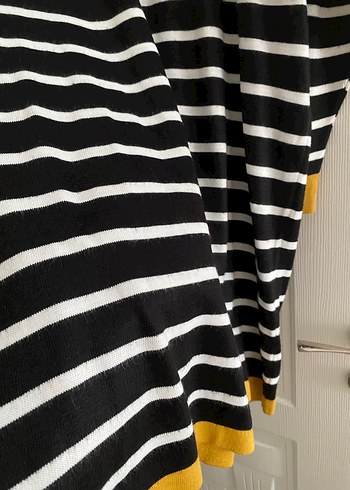 Sarı Detaylı Siyah Beyaz Çizgili Uzun Kollu Triko Elbise - Görsel 4