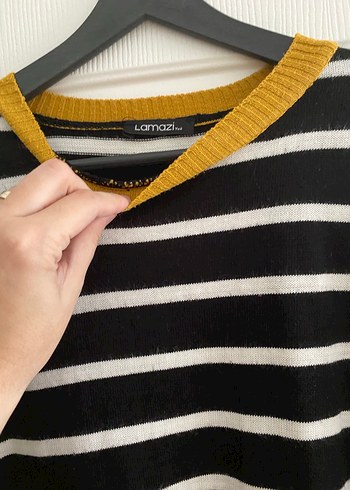 Sarı Detaylı Siyah Beyaz Çizgili Uzun Kollu Triko Elbise - Görsel 3