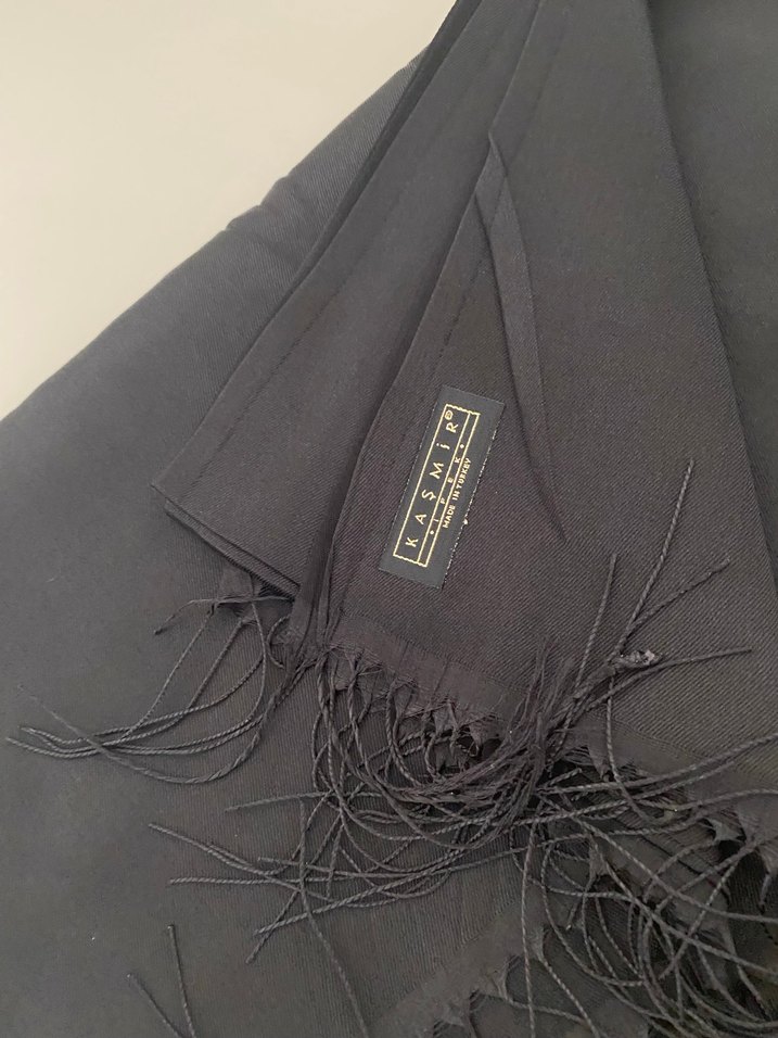 Püsküllü Kadın Şal - siyah ve altın - Görsel 3