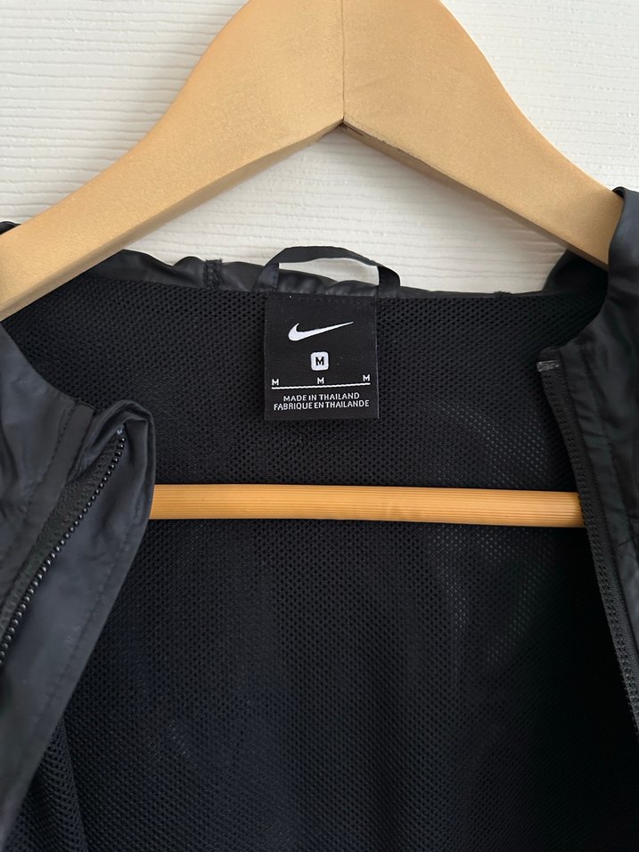 Nike Siyah Yağmurluk Rüzgarlık - Görsel 5