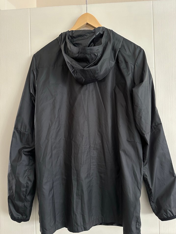 Nike Siyah Yağmurluk Rüzgarlık - Görsel 3
