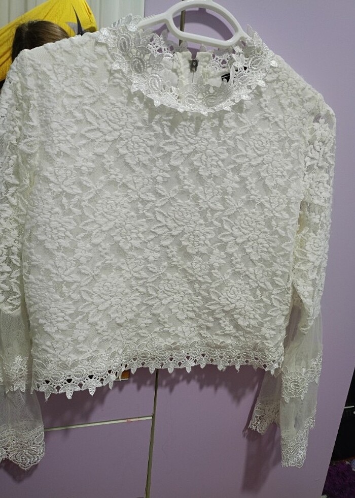 Beyaz dantelli bluz - Görsel 2