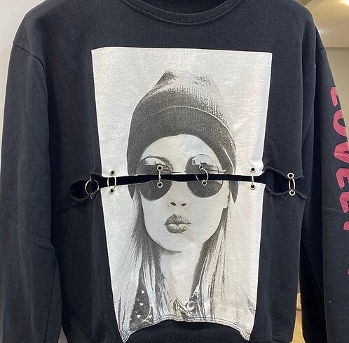Sweatshirt