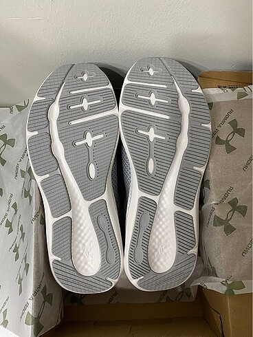 43 Beden gri Renk Under armour orjınal iç ölçü 27.5 cm