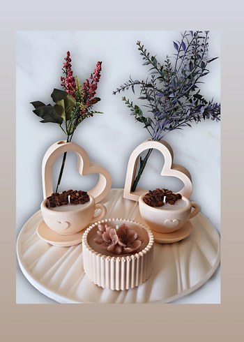 Diğer Bej Kalp Şeklinde vazo ve Dekoratif Mum Seti