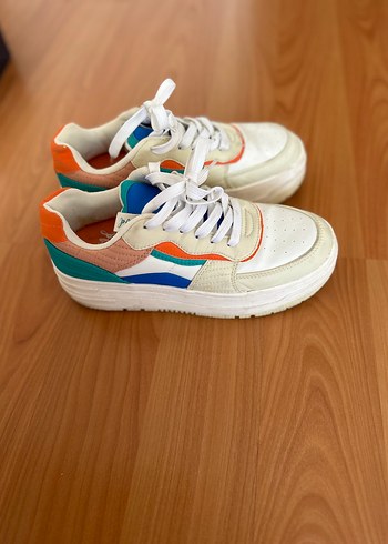 Pastel Renkli Bağcıklı Platform Spor Ayakkabı